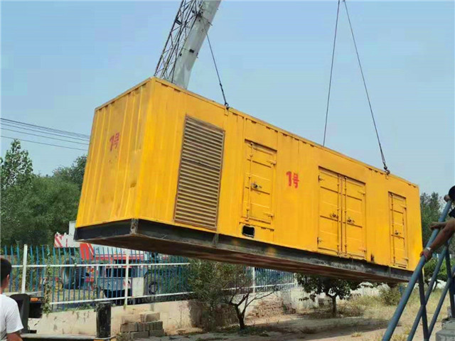 乌当300KW柴油发电机组油耗是多少？