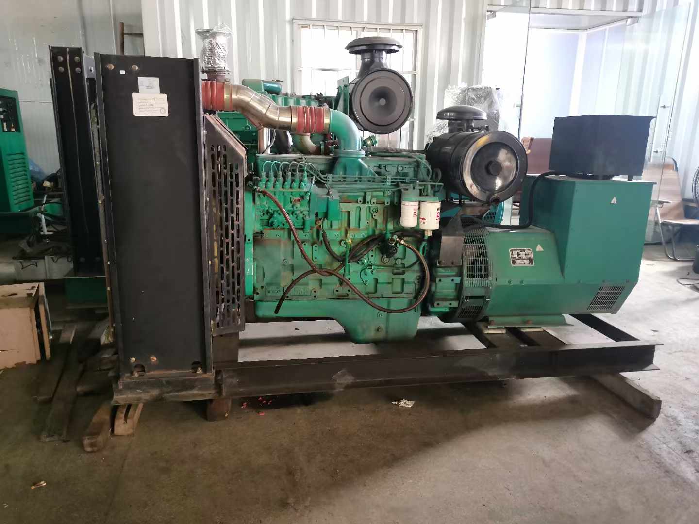 乌当发电机租赁如何确定电缆的承载电流是否在安全范围内？