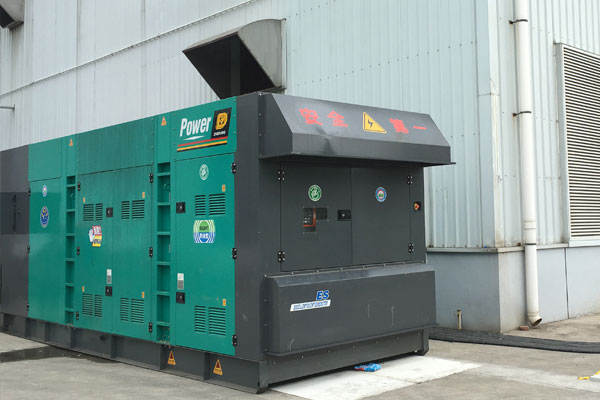 乌当燃油滤清器的更换流程是怎样的？