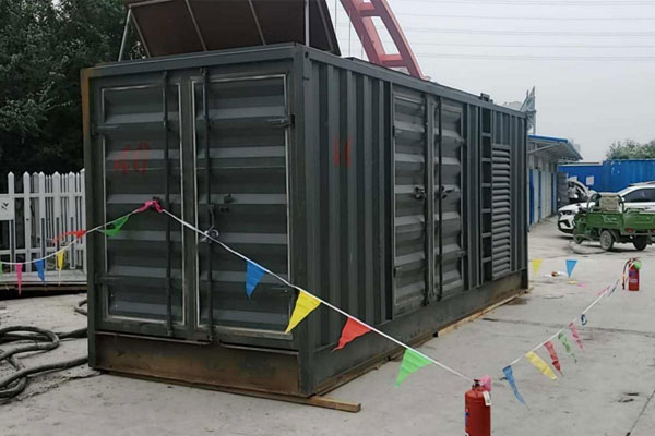 乌当发电机租赁空气滤清器多久更换一次？