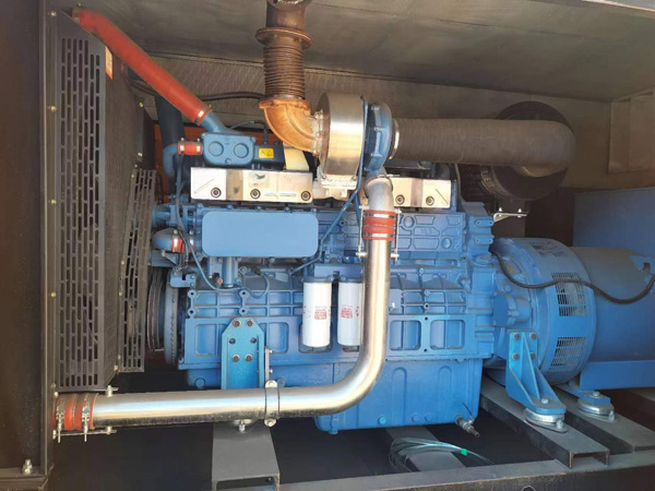 乌当燃油消耗率与进气温度的具体关系是什么？